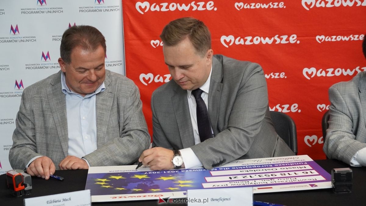 Podpisanie umów w ramach programu Fundusze Europejskie dla Mazowsza [25.08.2026] - zdjęcie #26 - eOstroleka.pl