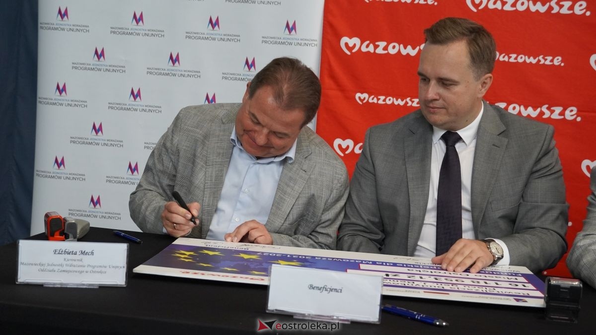 Podpisanie umów w ramach programu Fundusze Europejskie dla Mazowsza [25.08.2026] - zdjęcie #23 - eOstroleka.pl