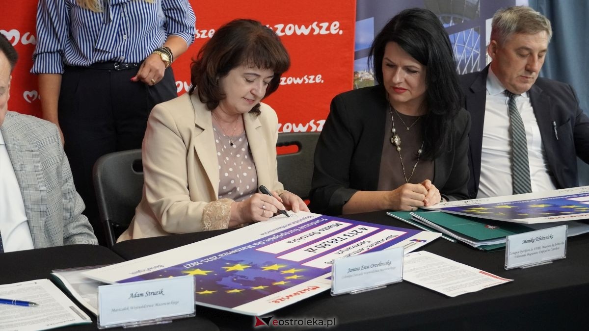 Podpisanie umów w ramach programu Fundusze Europejskie dla Mazowsza [25.08.2026] - zdjęcie #21 - eOstroleka.pl