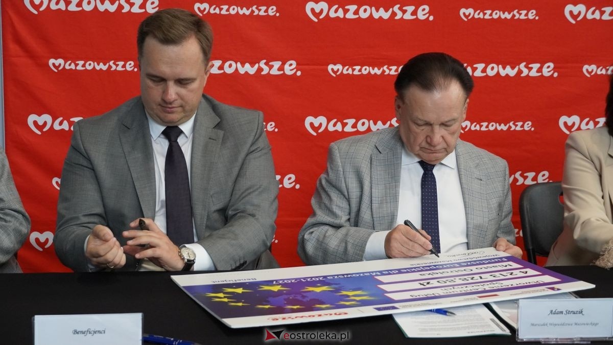 Podpisanie umów w ramach programu Fundusze Europejskie dla Mazowsza [25.08.2026] - zdjęcie #20 - eOstroleka.pl