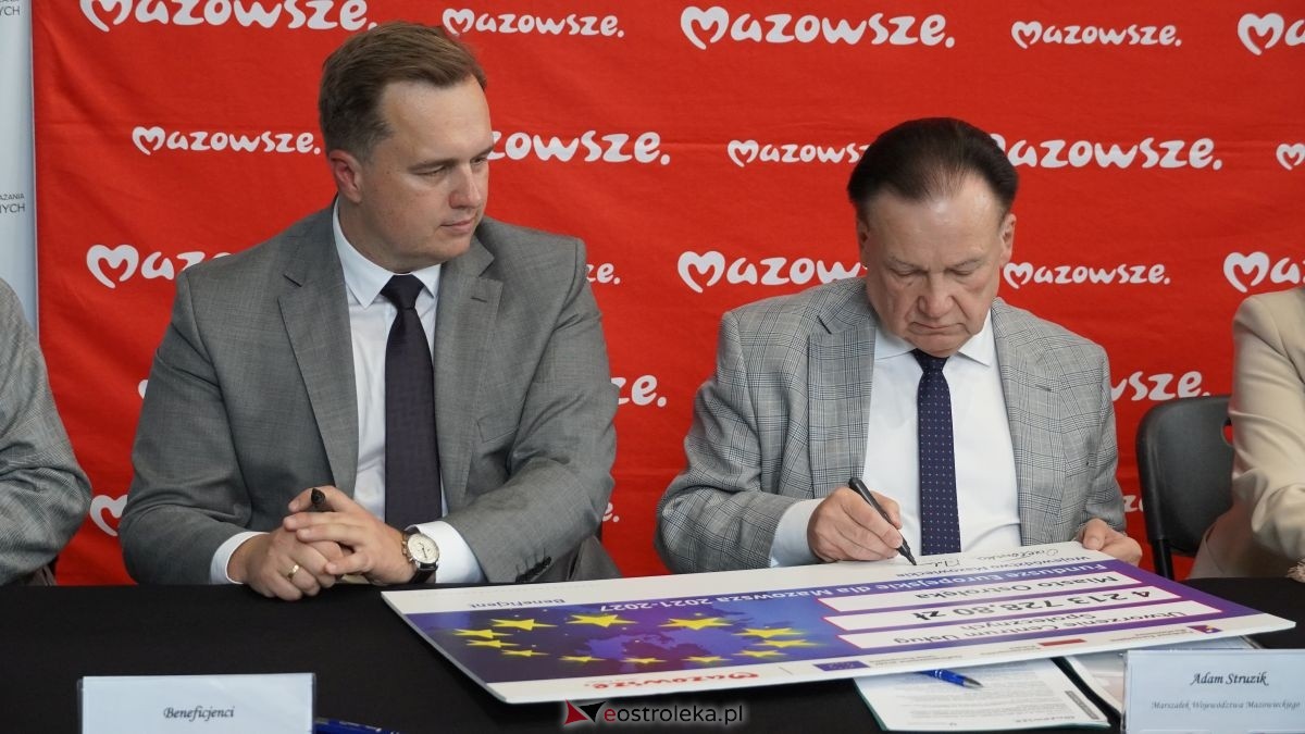 Podpisanie umów w ramach programu Fundusze Europejskie dla Mazowsza [25.08.2026] - zdjęcie #18 - eOstroleka.pl