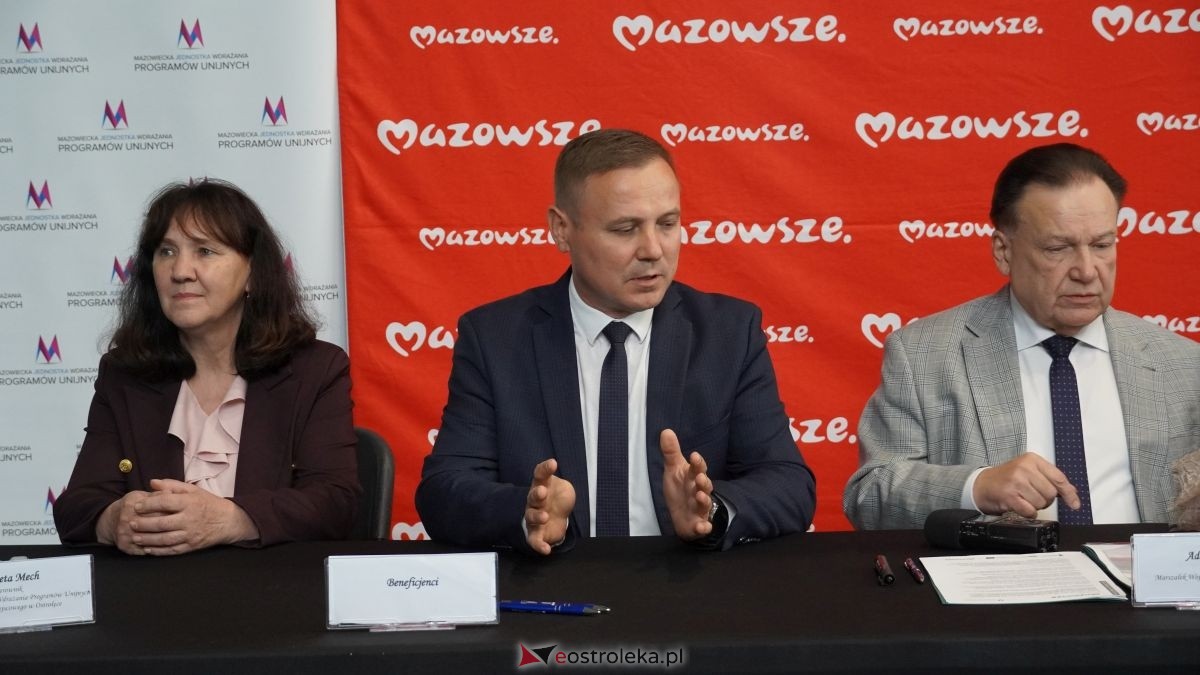 Podpisanie umów w ramach programu Fundusze Europejskie dla Mazowsza [25.08.2026] - zdjęcie #4 - eOstroleka.pl