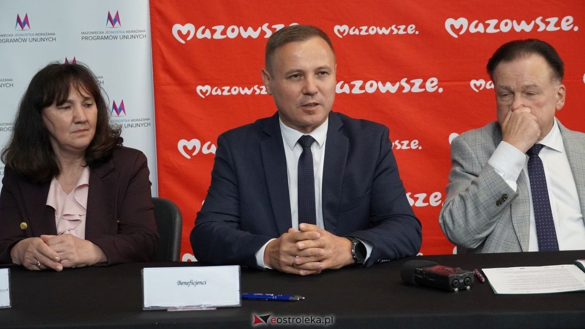 Podpisanie umów w ramach programu Fundusze Europejskie dla Mazowsza [25.08.2026] - zdjęcie #2 - eOstroleka.pl