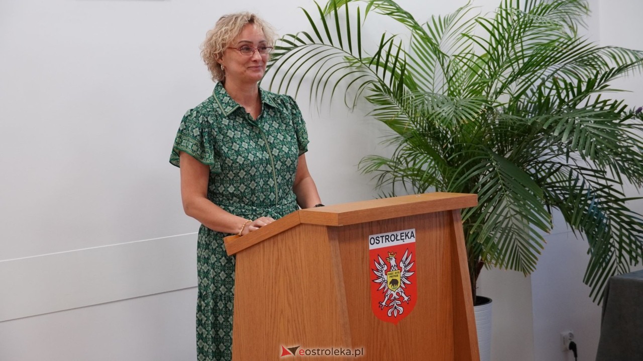 Uroczystość wręczenia aktów stopnia awansu zawodowego nauczyciela mianowanego [27.08.2026] - zdjęcie #91 - eOstroleka.pl