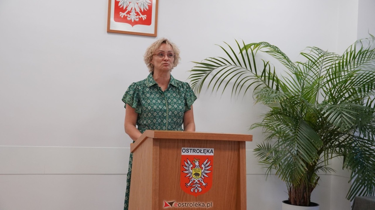 Uroczystość wręczenia aktów stopnia awansu zawodowego nauczyciela mianowanego [27.08.2026] - zdjęcie #90 - eOstroleka.pl