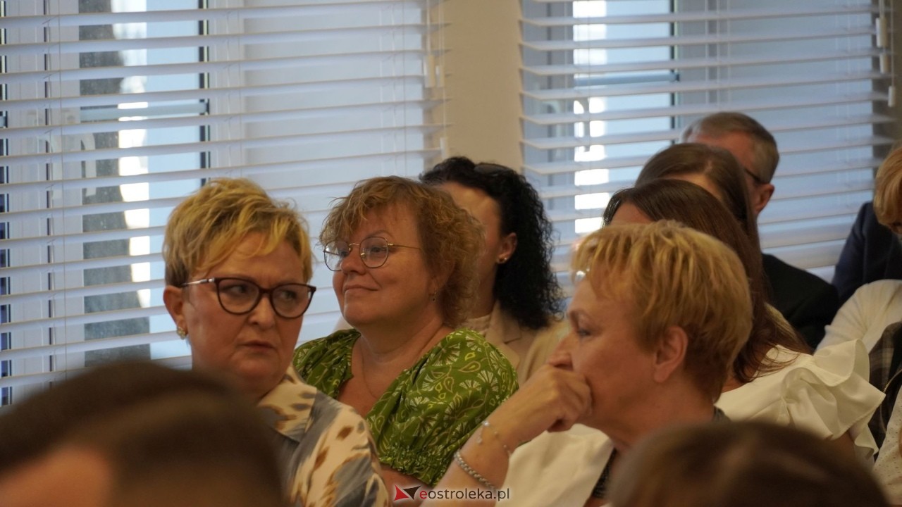 Uroczystość wręczenia aktów stopnia awansu zawodowego nauczyciela mianowanego [27.08.2026] - zdjęcie #87 - eOstroleka.pl