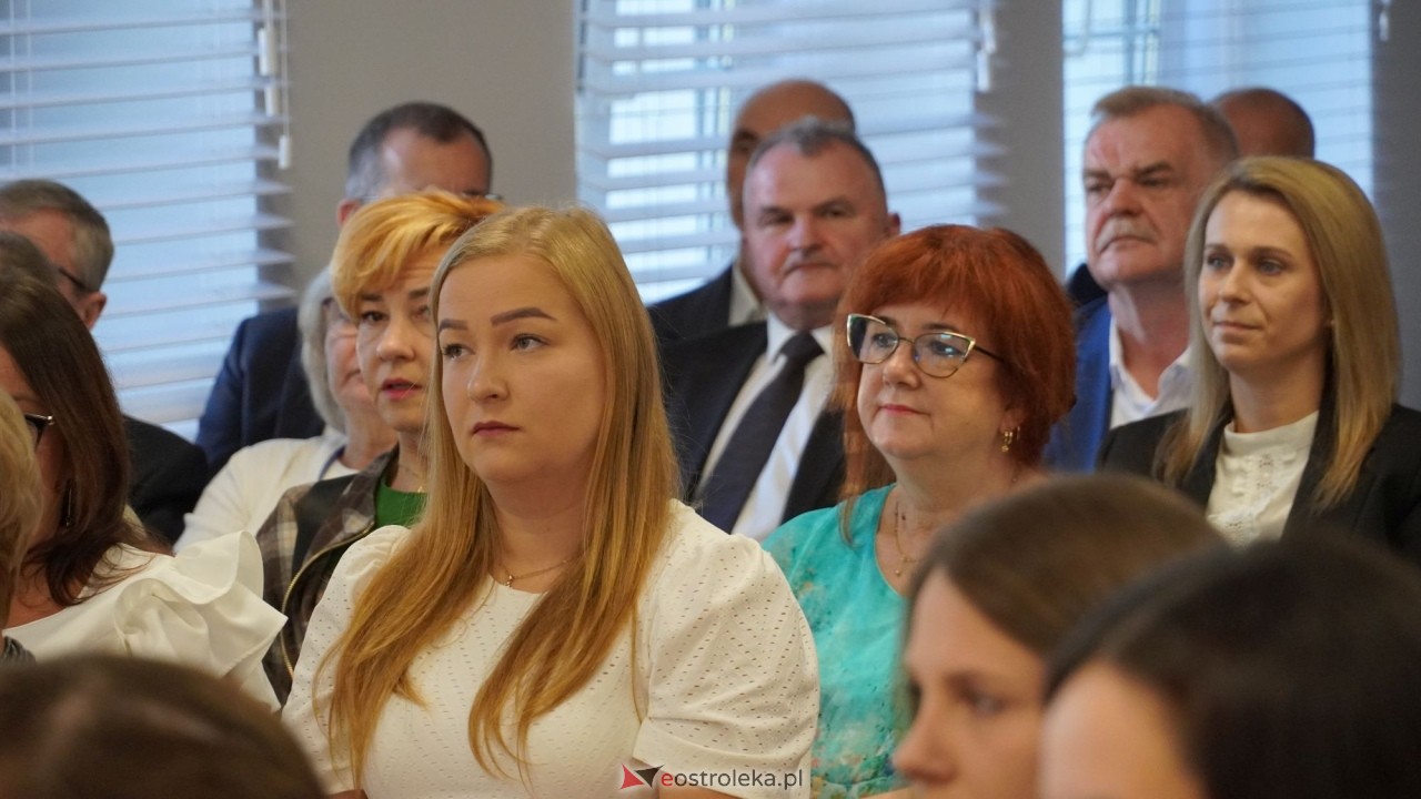Uroczystość wręczenia aktów stopnia awansu zawodowego nauczyciela mianowanego [27.08.2026] - zdjęcie #86 - eOstroleka.pl