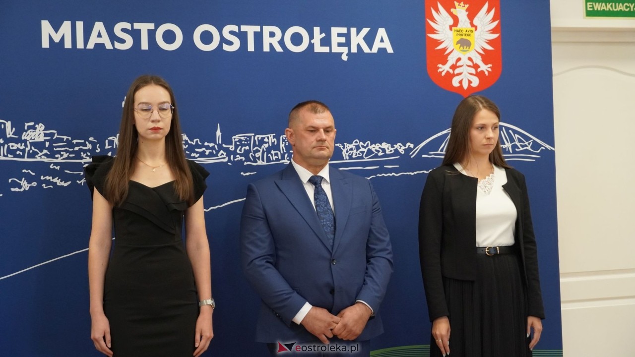 Uroczystość wręczenia aktów stopnia awansu zawodowego nauczyciela mianowanego [27.08.2026] - zdjęcie #81 - eOstroleka.pl