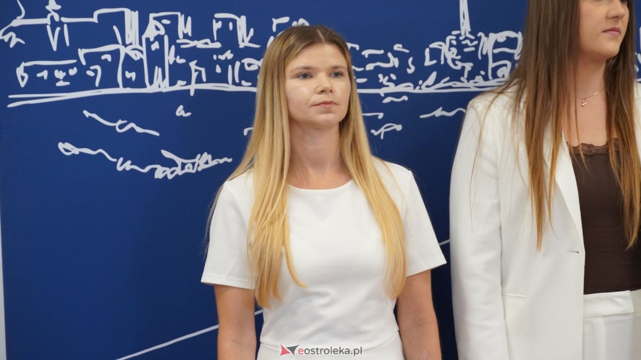 Uroczystość wręczenia aktów stopnia awansu zawodowego nauczyciela mianowanego [27.08.2026] - zdjęcie #74 - eOstroleka.pl