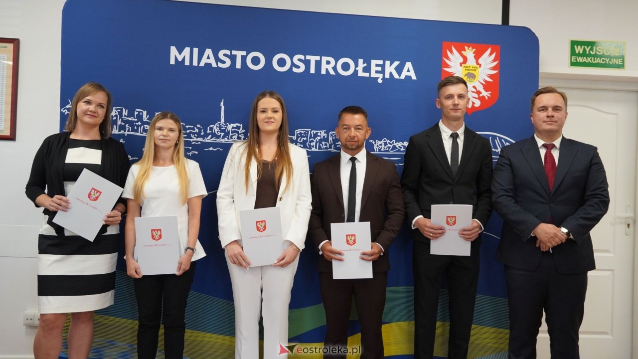 Uroczystość wręczenia aktów stopnia awansu zawodowego nauczyciela mianowanego [27.08.2026] - zdjęcie #66 - eOstroleka.pl