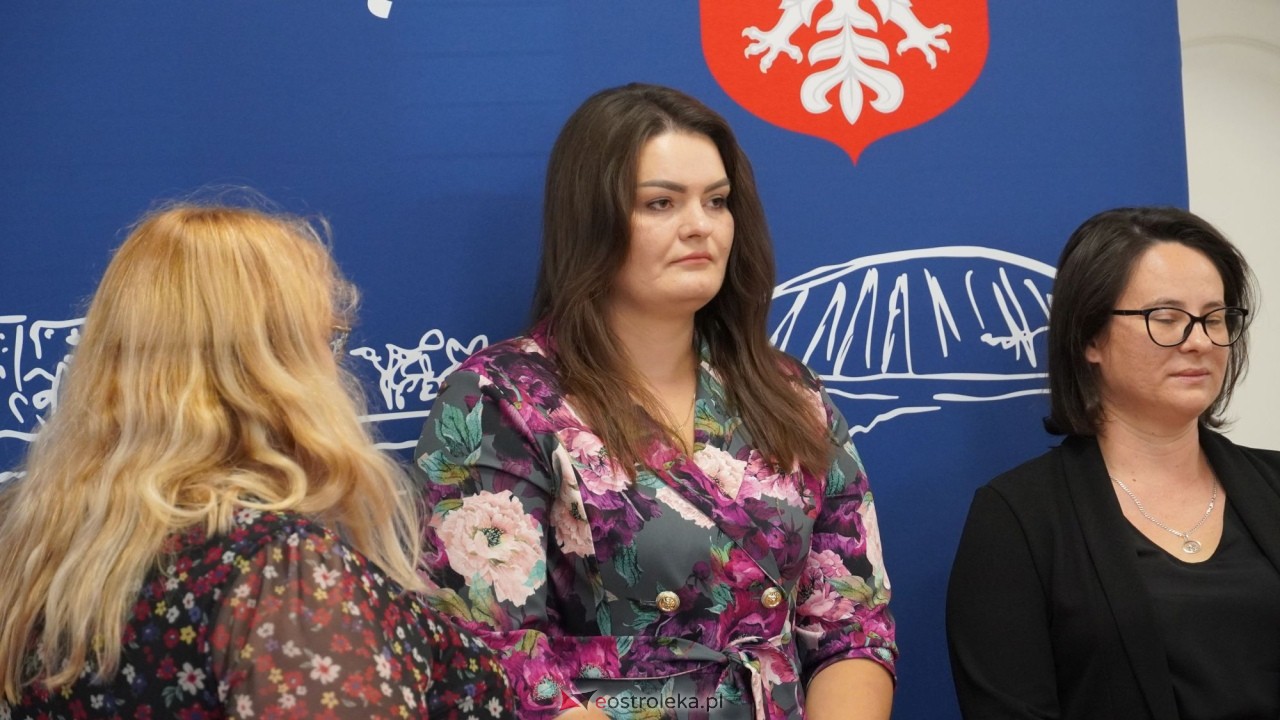 Uroczystość wręczenia aktów stopnia awansu zawodowego nauczyciela mianowanego [27.08.2026] - zdjęcie #65 - eOstroleka.pl