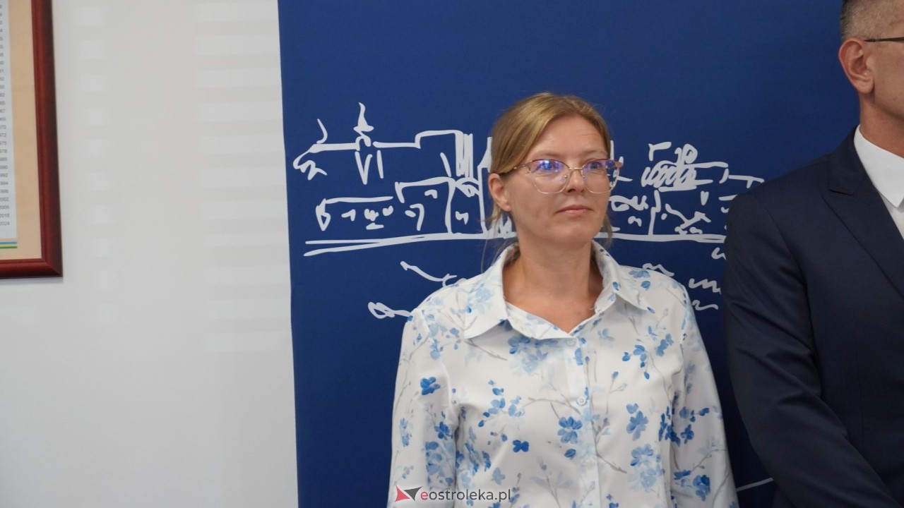 Uroczystość wręczenia aktów stopnia awansu zawodowego nauczyciela mianowanego [27.08.2026] - zdjęcie #62 - eOstroleka.pl