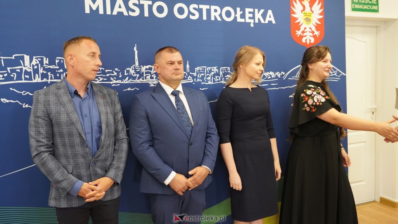 Uroczystość wręczenia aktów stopnia awansu zawodowego nauczyciela mianowanego [27.08.2026] - zdjęcie #53 - eOstroleka.pl