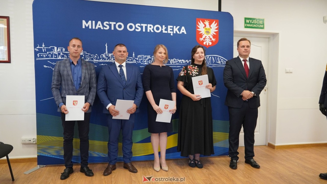 Uroczystość wręczenia aktów stopnia awansu zawodowego nauczyciela mianowanego [27.08.2026] - zdjęcie #51 - eOstroleka.pl