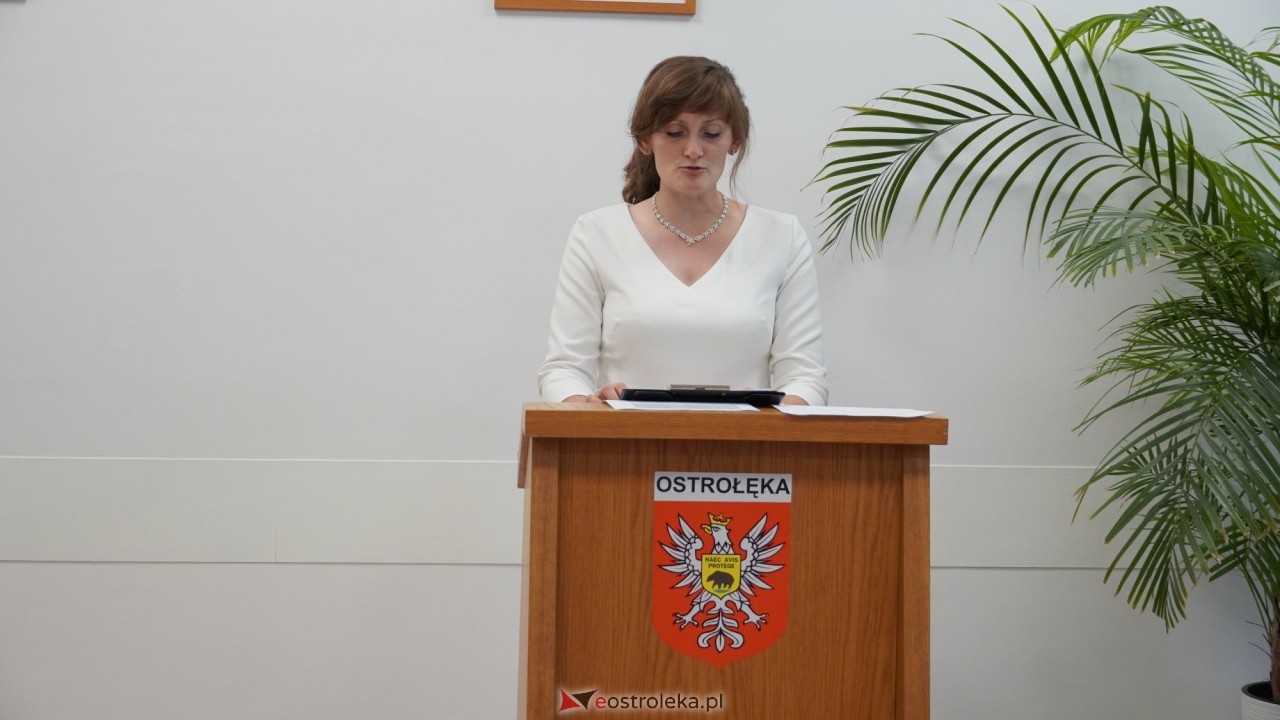 Uroczystość wręczenia aktów stopnia awansu zawodowego nauczyciela mianowanego [27.08.2026] - zdjęcie #42 - eOstroleka.pl