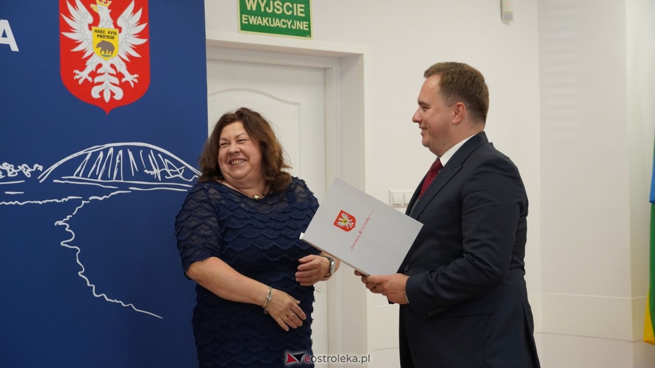 Uroczystość wręczenia aktów stopnia awansu zawodowego nauczyciela mianowanego [27.08.2026] - zdjęcie #39 - eOstroleka.pl
