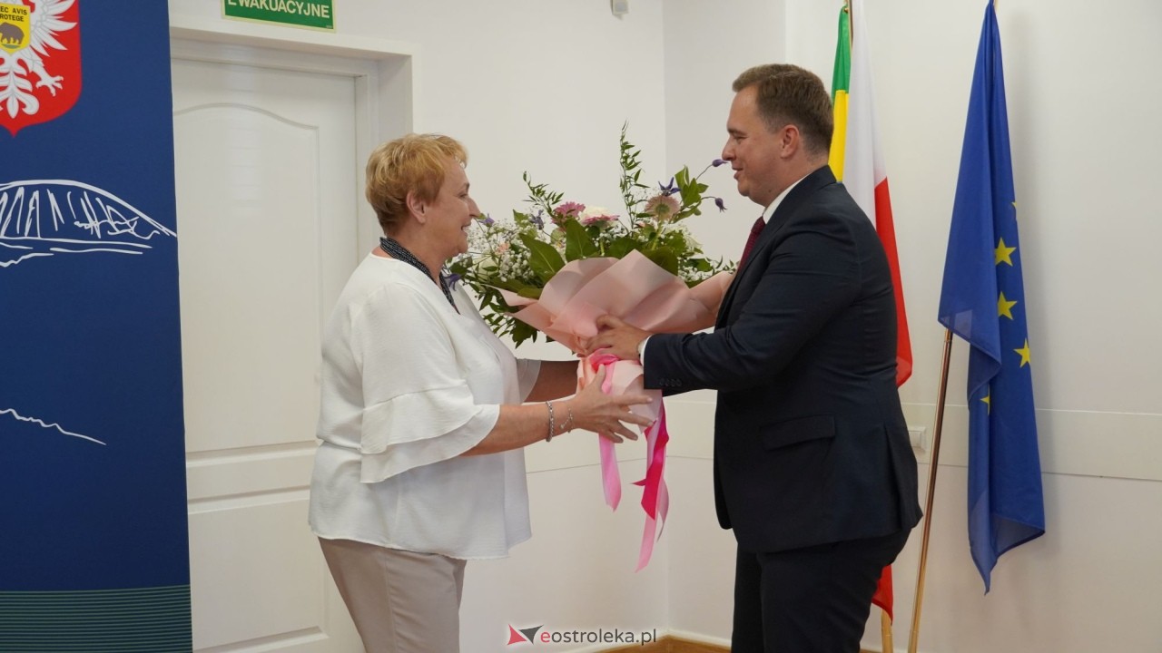 Uroczystość wręczenia aktów stopnia awansu zawodowego nauczyciela mianowanego [27.08.2026] - zdjęcie #24 - eOstroleka.pl
