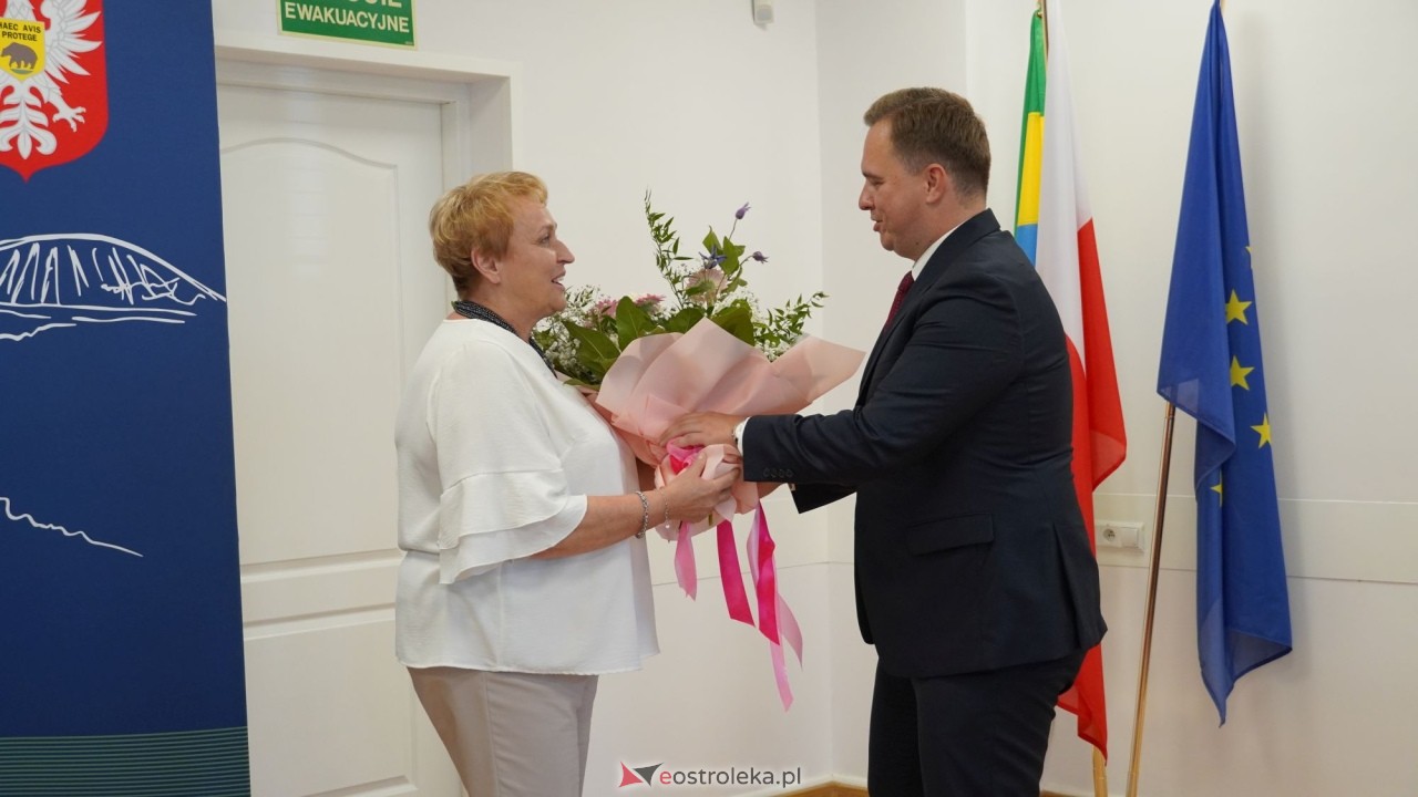 Uroczystość wręczenia aktów stopnia awansu zawodowego nauczyciela mianowanego [27.08.2026] - zdjęcie #23 - eOstroleka.pl
