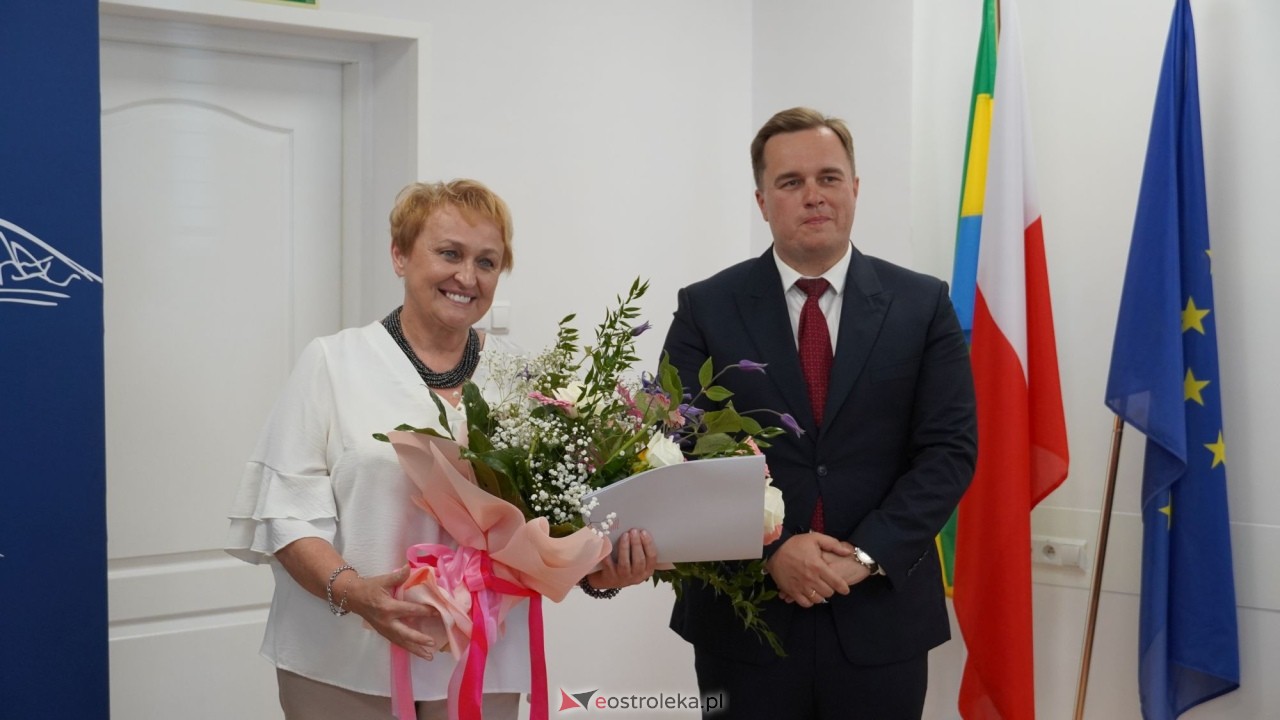 Uroczystość wręczenia aktów stopnia awansu zawodowego nauczyciela mianowanego [27.08.2026] - zdjęcie #22 - eOstroleka.pl