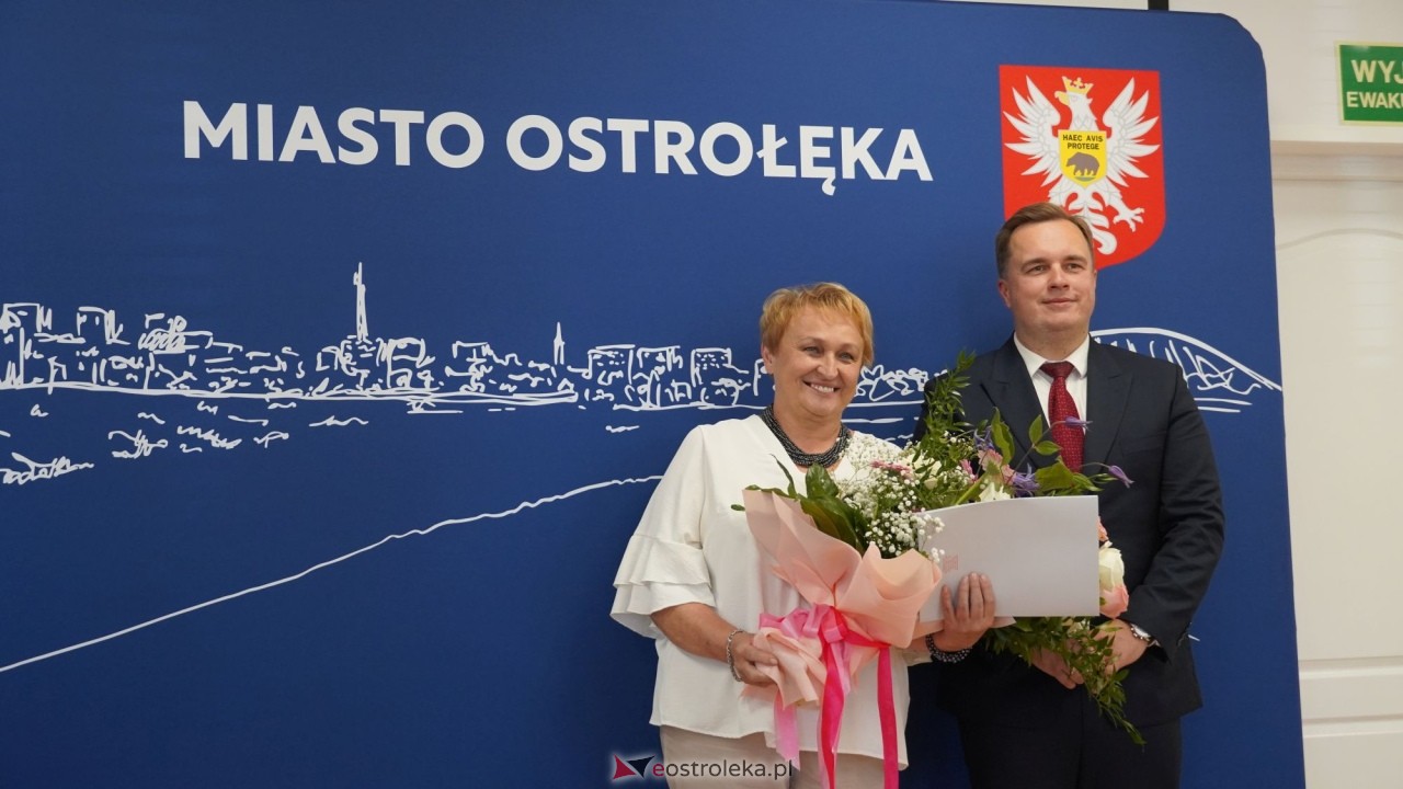 Uroczystość wręczenia aktów stopnia awansu zawodowego nauczyciela mianowanego [27.08.2026] - zdjęcie #19 - eOstroleka.pl