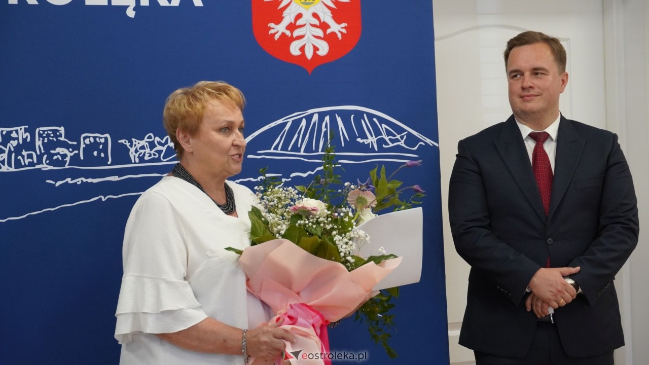 Uroczystość wręczenia aktów stopnia awansu zawodowego nauczyciela mianowanego [27.08.2026] - zdjęcie #18 - eOstroleka.pl