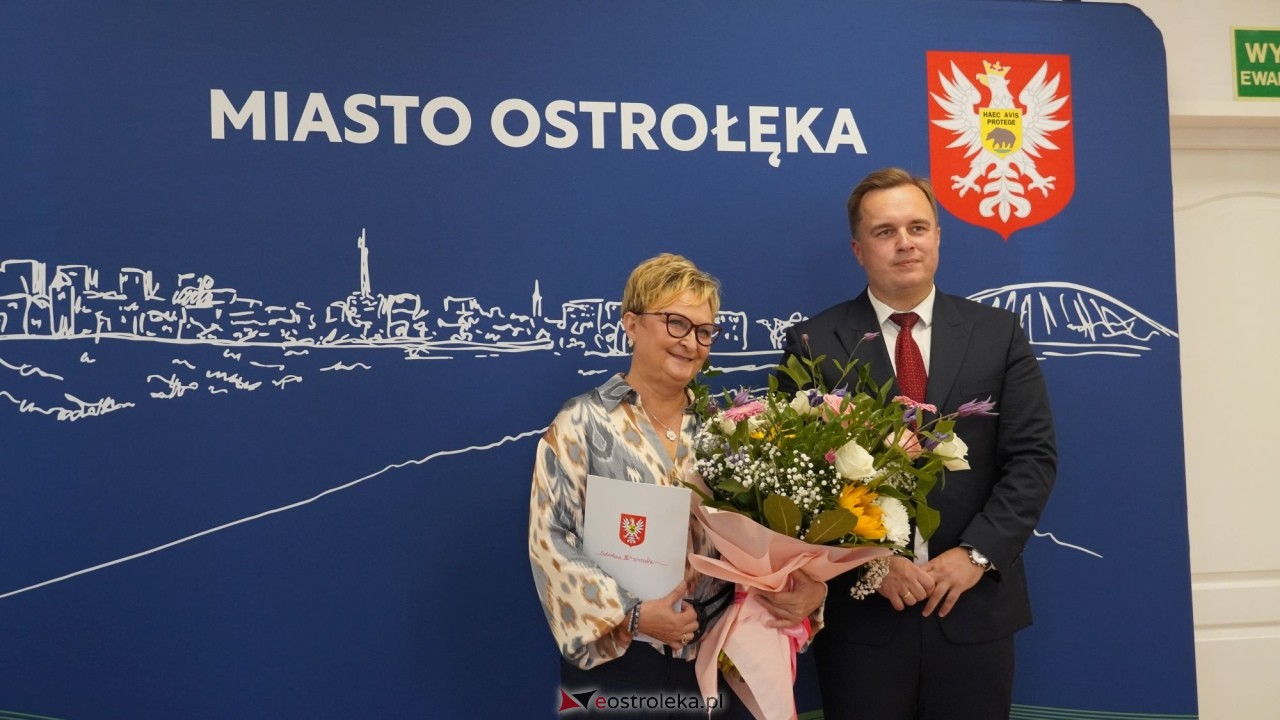 Uroczystość wręczenia aktów stopnia awansu zawodowego nauczyciela mianowanego [27.08.2026] - zdjęcie #10 - eOstroleka.pl