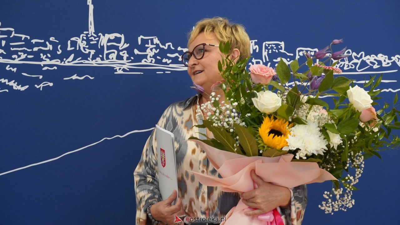 Uroczystość wręczenia aktów stopnia awansu zawodowego nauczyciela mianowanego [27.08.2026] - zdjęcie #9 - eOstroleka.pl