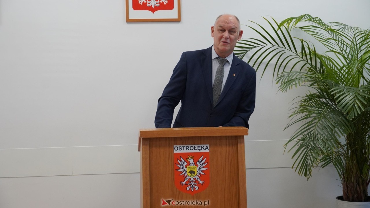 Uroczystość wręczenia aktów stopnia awansu zawodowego nauczyciela mianowanego [27.08.2026] - zdjęcie #5 - eOstroleka.pl