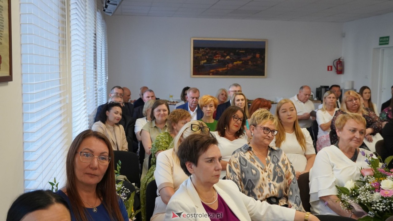 Uroczystość wręczenia aktów stopnia awansu zawodowego nauczyciela mianowanego [27.08.2026] - zdjęcie #3 - eOstroleka.pl