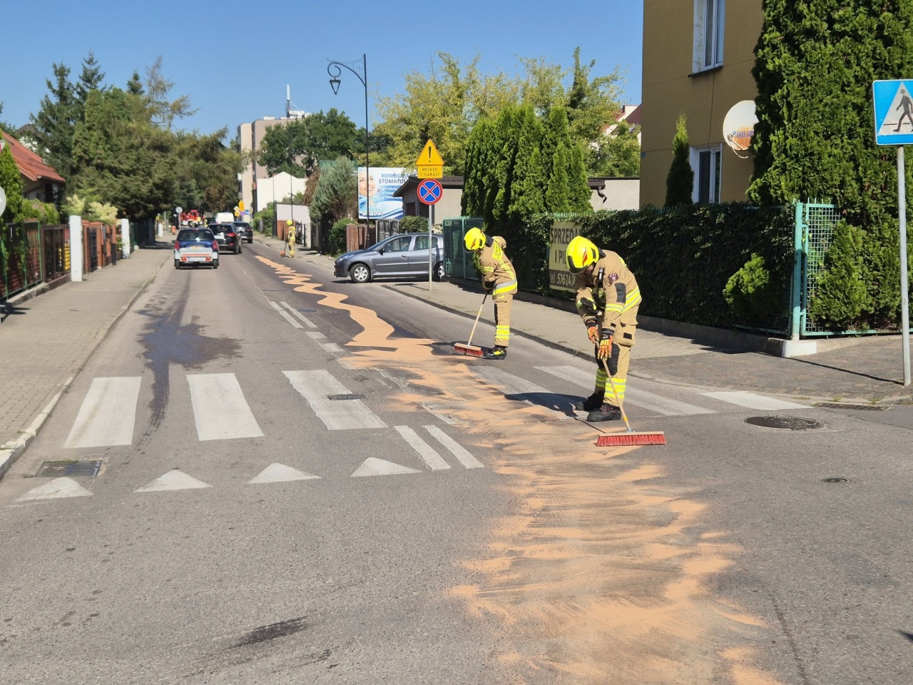 Plama oleju na ulicach Starego Miasta w Ostrołęce [27.08.2026] - zdjęcie #5 - eOstroleka.pl