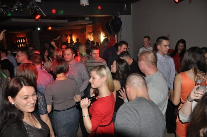 Pierwszy dzień świąt w klubie U studentów [25.XII.2011] - zdjęcie #52 - eOstroleka.pl