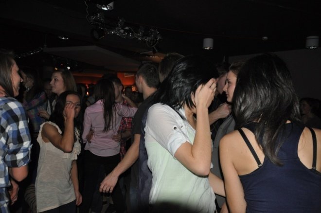 Pierwszy dzień świąt w klubie U studentów [25.XII.2011] - zdjęcie #50 - eOstroleka.pl