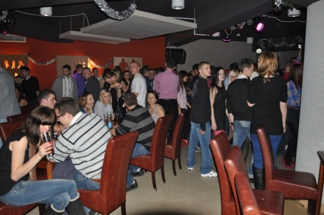 Pierwszy dzień świąt w klubie U studentów [25.XII.2011] - zdjęcie #26 - eOstroleka.pl