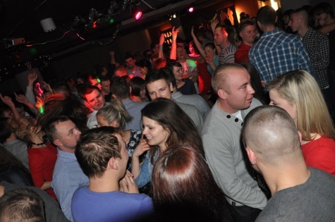 Pierwszy dzień świąt w klubie U studentów [25.XII.2011] - zdjęcie #20 - eOstroleka.pl