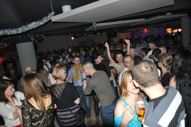 Pierwszy dzień świąt w klubie U studentów [25.XII.2011] - zdjęcie #13 - eOstroleka.pl