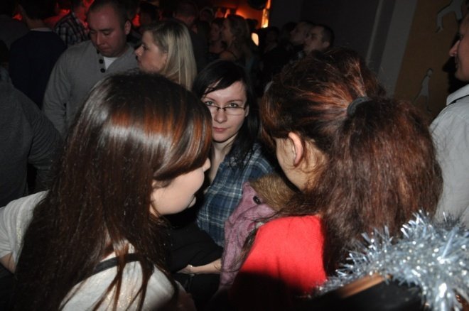 Pierwszy dzień świąt w klubie U studentów [25.XII.2011] - zdjęcie #8 - eOstroleka.pl