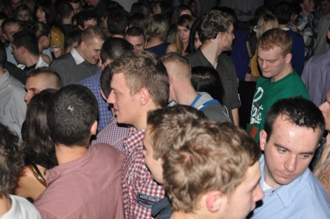Pierwszy dzień świąt w klubie U studentów [25.XII.2011] - zdjęcie #5 - eOstroleka.pl