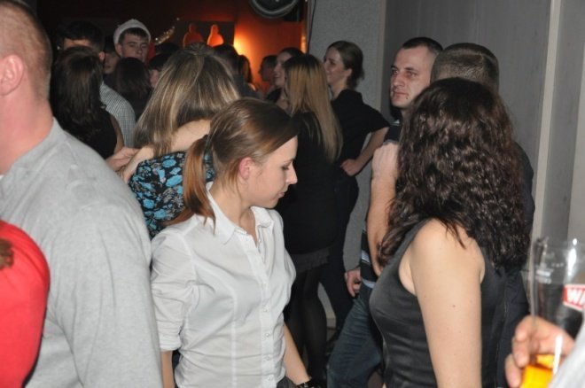 Pierwszy dzień świąt w klubie U studentów [25.XII.2011] - zdjęcie #4 - eOstroleka.pl