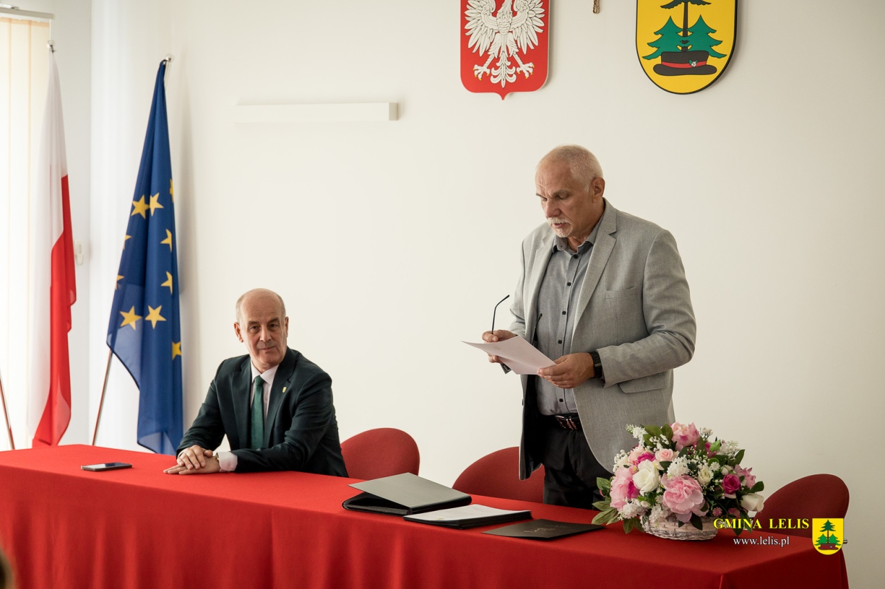 Uroczyste wręczenie aktów nadania stopnia awansu zawodowego nauczyciela mianowanego w Lelisie [28.08.2026] - zdjęcie #1 - eOstroleka.pl