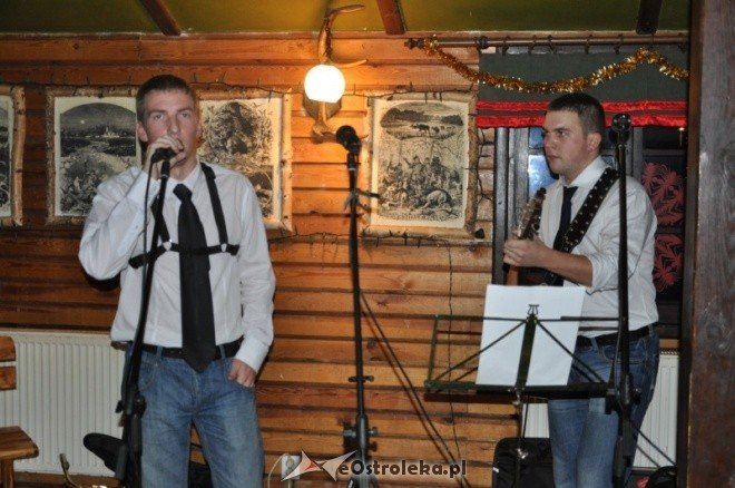 karczma Kurpiowska Ostoja: Świąteczny koncert Białego Patyka [27.XII.2011] - zdjęcie #20 - eOstroleka.pl