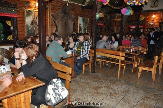 karczma Kurpiowska Ostoja: Świąteczny koncert Białego Patyka [27.XII.2011] - zdjęcie #15 - eOstroleka.pl