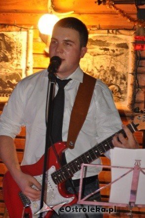 karczma Kurpiowska Ostoja: Świąteczny koncert Białego Patyka [27.XII.2011] - zdjęcie #9 - eOstroleka.pl