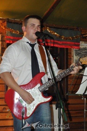 karczma Kurpiowska Ostoja: Świąteczny koncert Białego Patyka [27.XII.2011] - zdjęcie #4 - eOstroleka.pl