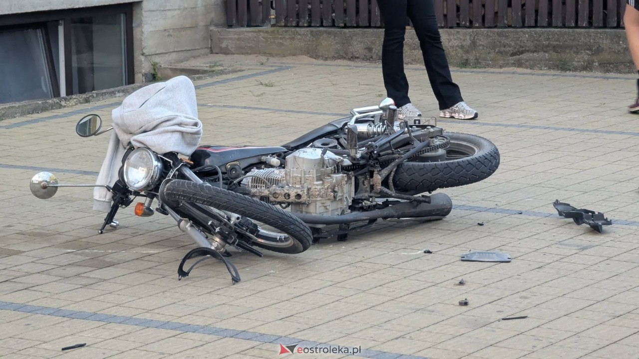Zderzenie motocyklisty z BMW w Czerwinie [30.08.2026] - zdjęcie #1 - eOstroleka.pl