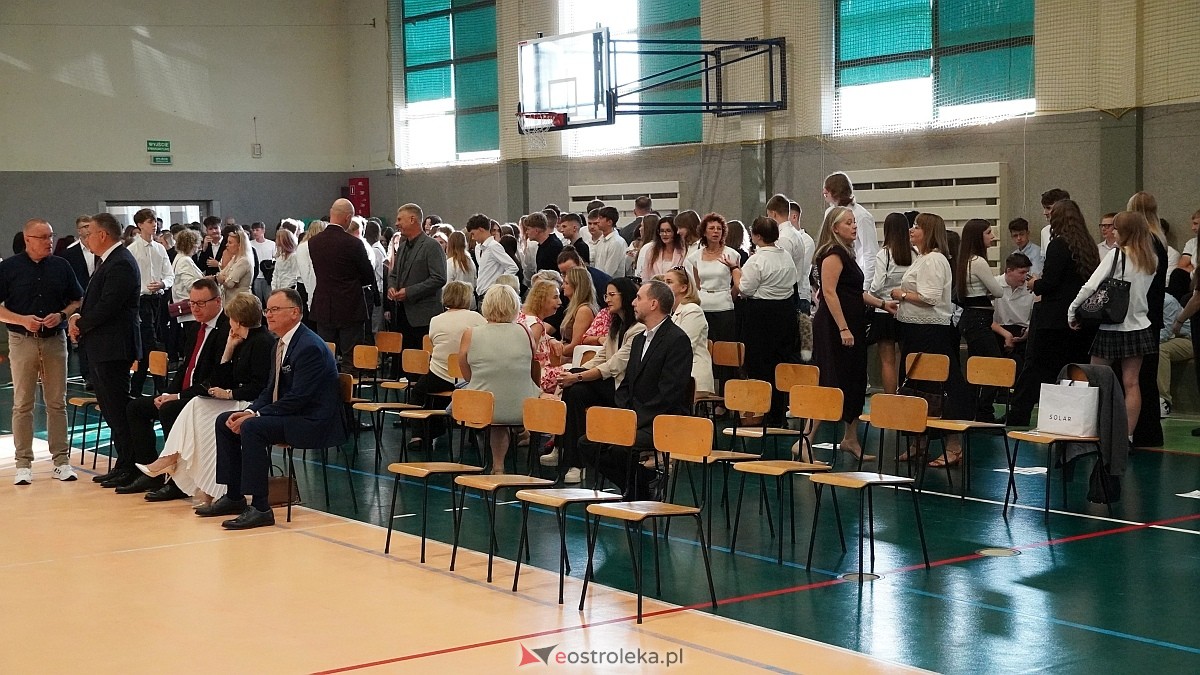 Rozpoczęcie roku szkolnego 2026/27 w III LO w Ostrołęce [01.09.2026] - zdjęcie #67 - eOstroleka.pl