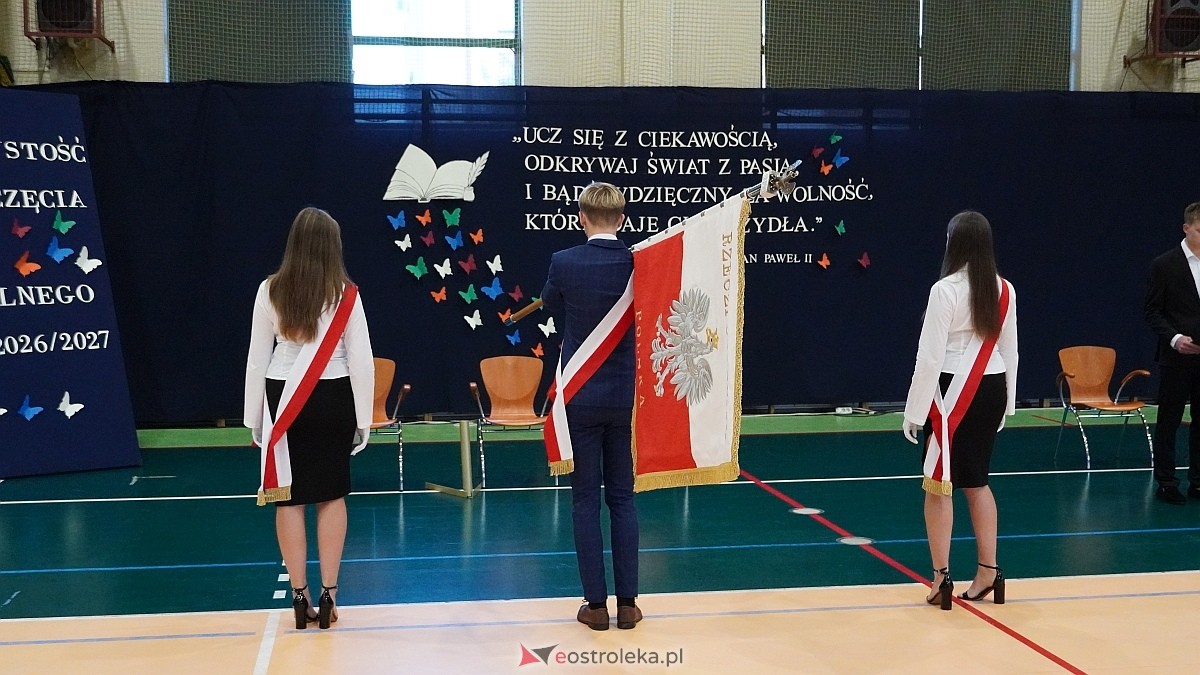 Rozpoczęcie roku szkolnego 2026/27 w III LO w Ostrołęce [01.09.2026] - zdjęcie #48 - eOstroleka.pl