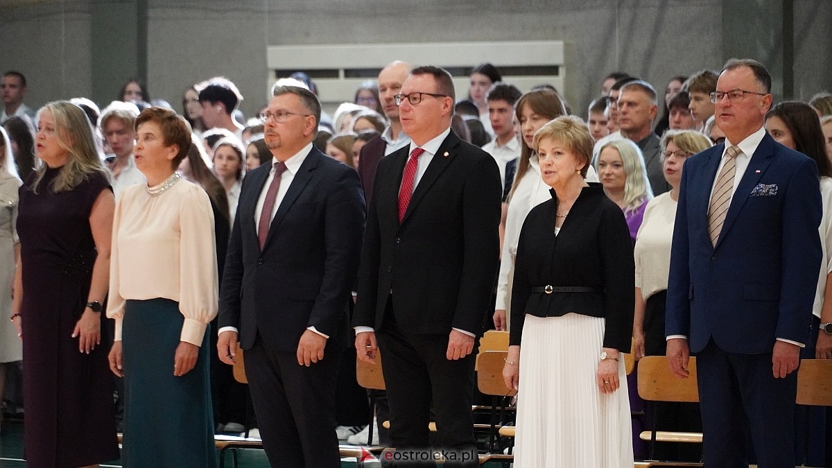 Rozpoczęcie roku szkolnego 2026/27 w III LO w Ostrołęce [01.09.2026] - zdjęcie #39 - eOstroleka.pl