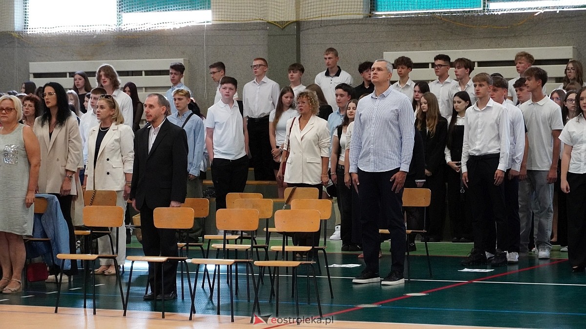 Rozpoczęcie roku szkolnego 2026/27 w III LO w Ostrołęce [01.09.2026] - zdjęcie #33 - eOstroleka.pl