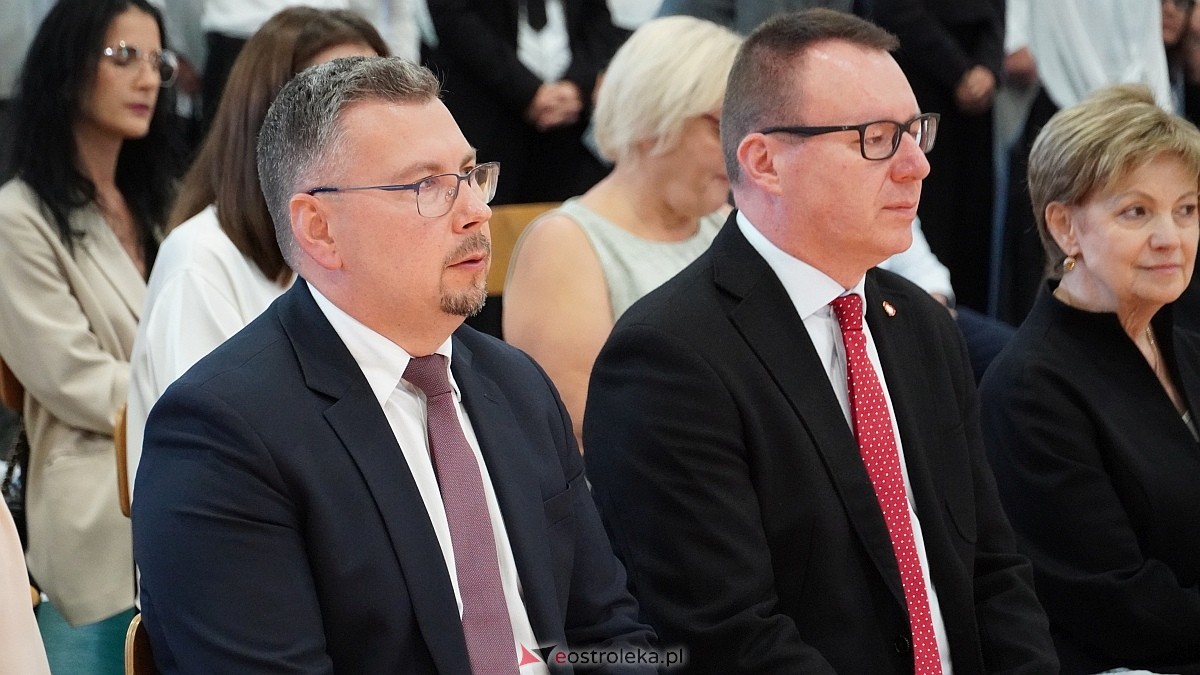 Rozpoczęcie roku szkolnego 2026/27 w III LO w Ostrołęce [01.09.2026] - zdjęcie #26 - eOstroleka.pl