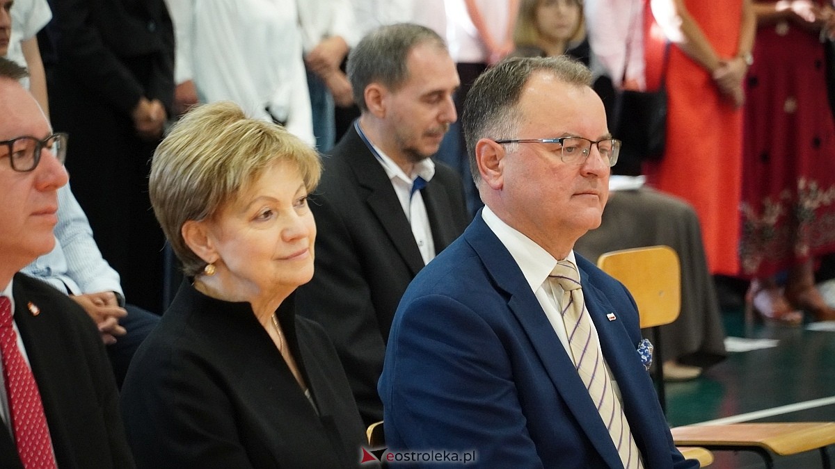 Rozpoczęcie roku szkolnego 2026/27 w III LO w Ostrołęce [01.09.2026] - zdjęcie #25 - eOstroleka.pl